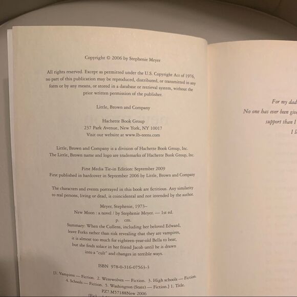 Stephenie Meyer New Moon (The Twilight Saga) - Picture 4 of 7